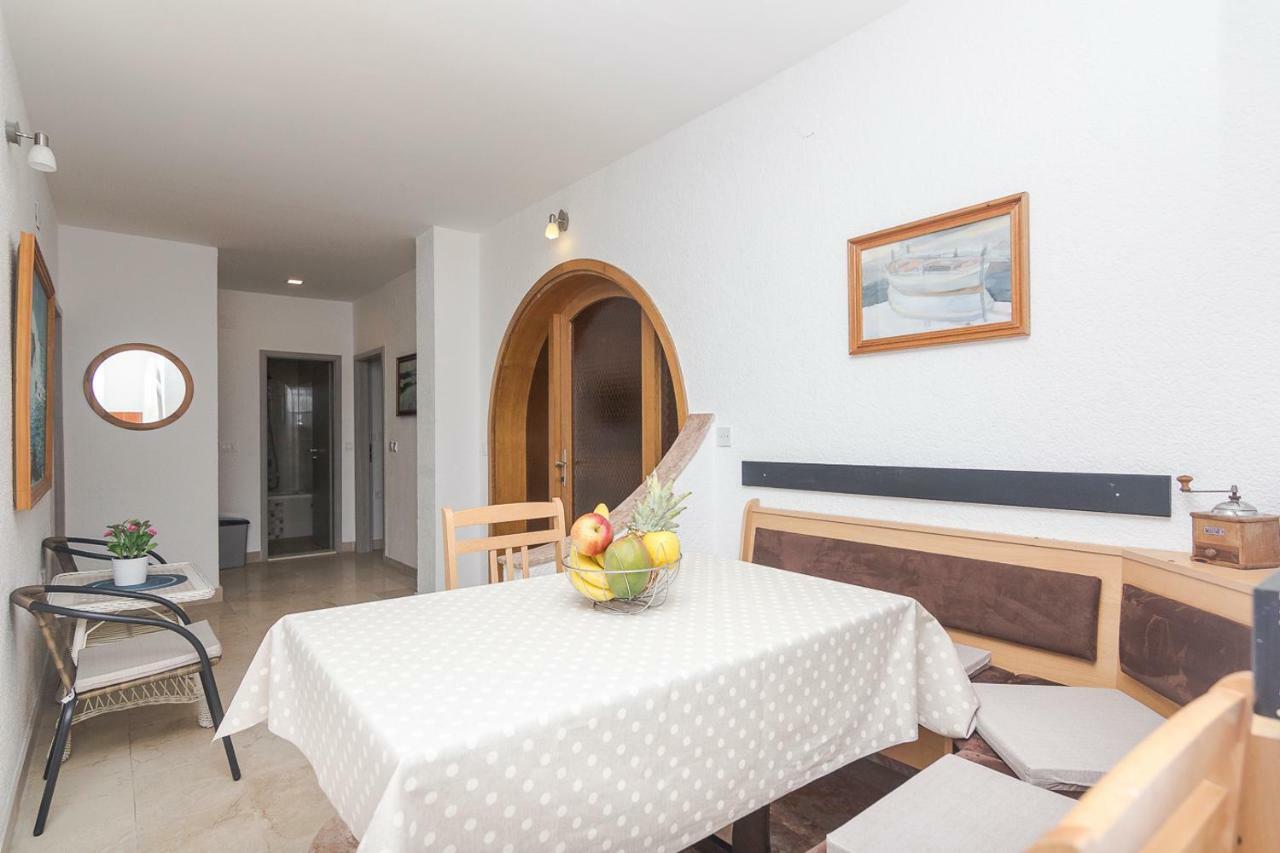Apartments A&B Макарска Екстериор снимка