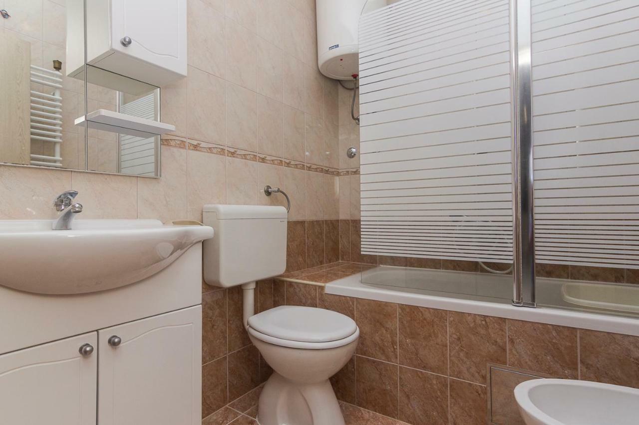 Apartments A&B Макарска Екстериор снимка